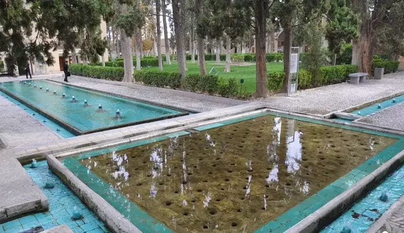 The interesting function of the boiling pond of Fin Kashan's garden